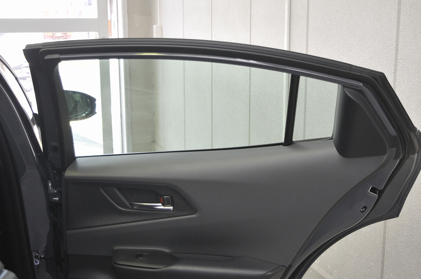 プリウス 60系 右リアドア カーフィルム 施工前