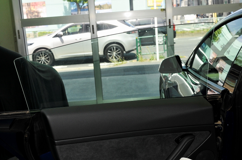テスラモデル3 カーフィルム施工前 左ドア