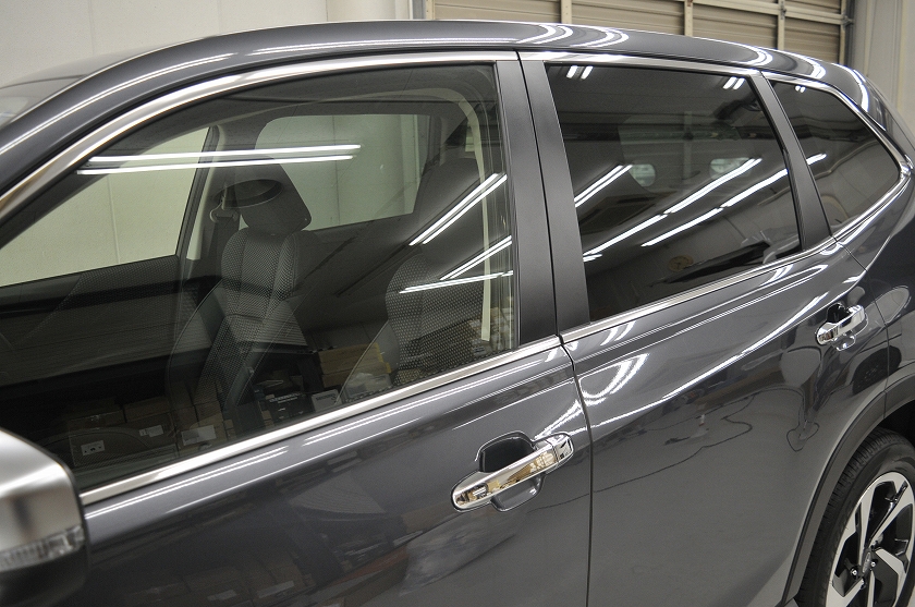 スバル フォレスター　ガンメタリック　左リアドア　フィルム施工前