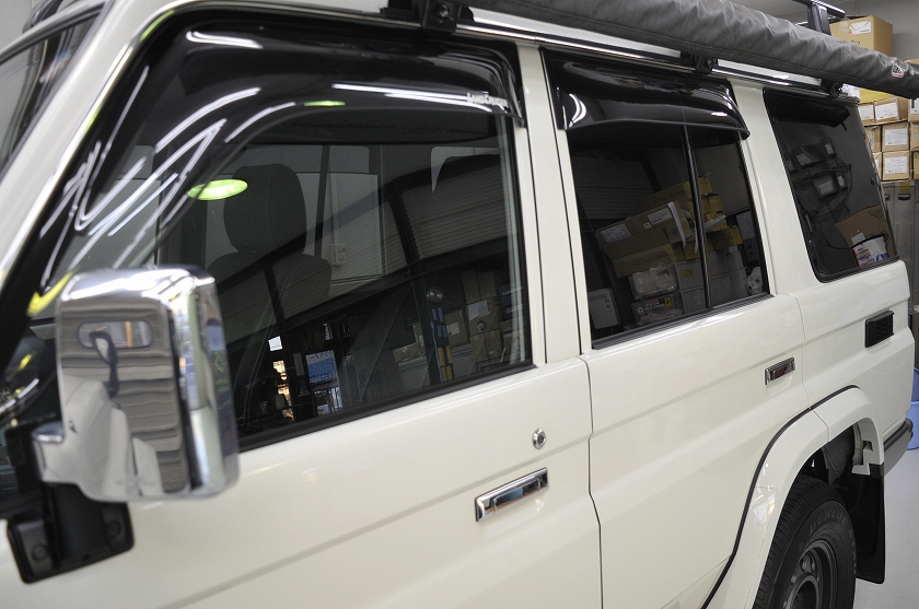 4.ランクル70 カーフィルム施工後 左側面