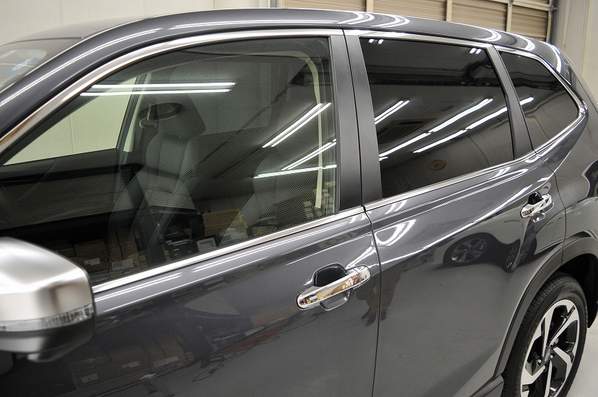 スバル フォレスター　ガンメタリック　左リアドア　フィルム施工後