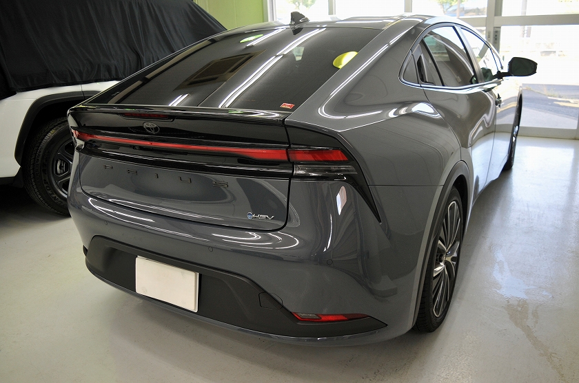 プリウス 60系 右後方 カーフィルム 施工後