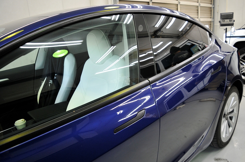 .テスラモデル3 カーフィルム施工後 左側面