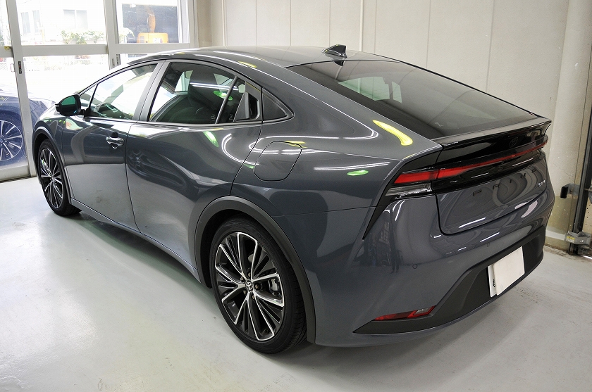 プリウス 60系 左後方 カーフィルム 施工前