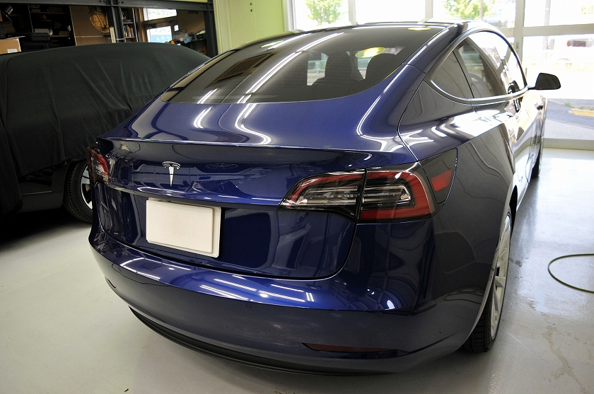 テスラモデル3 カーフィルム施工後 右後方