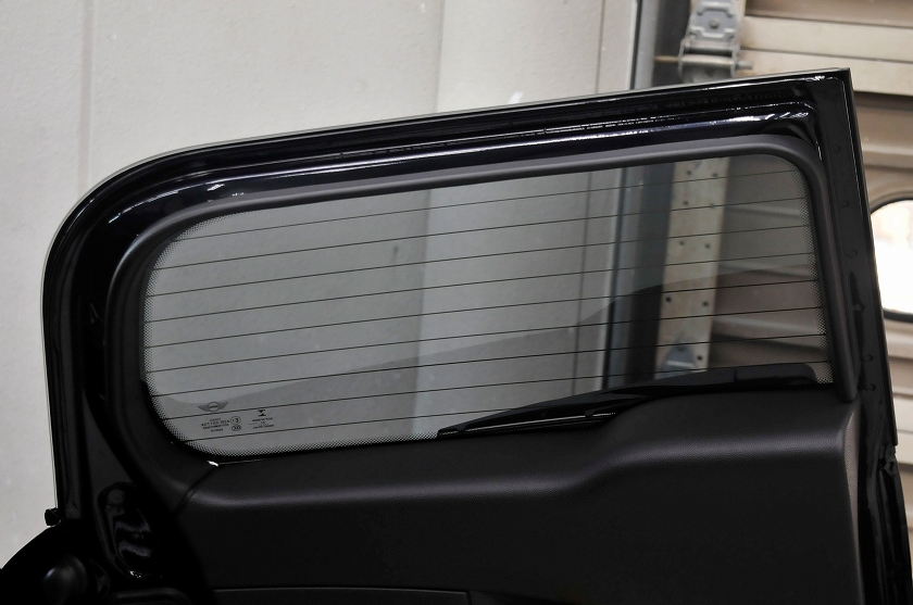 BMWミニ クラブマン リアハッチ カーフィルム施工後