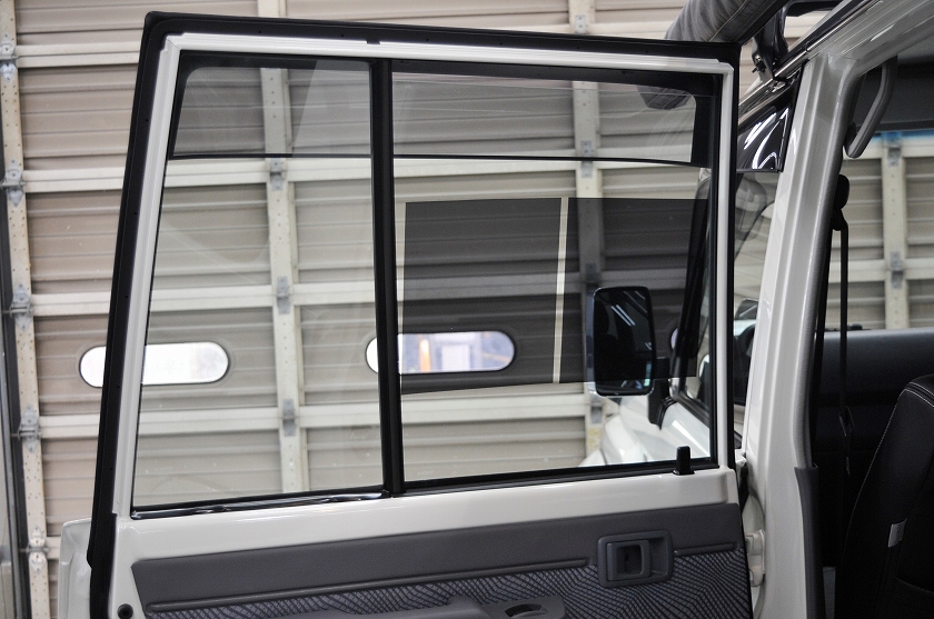 ランクル70 フィルムの試し貼り