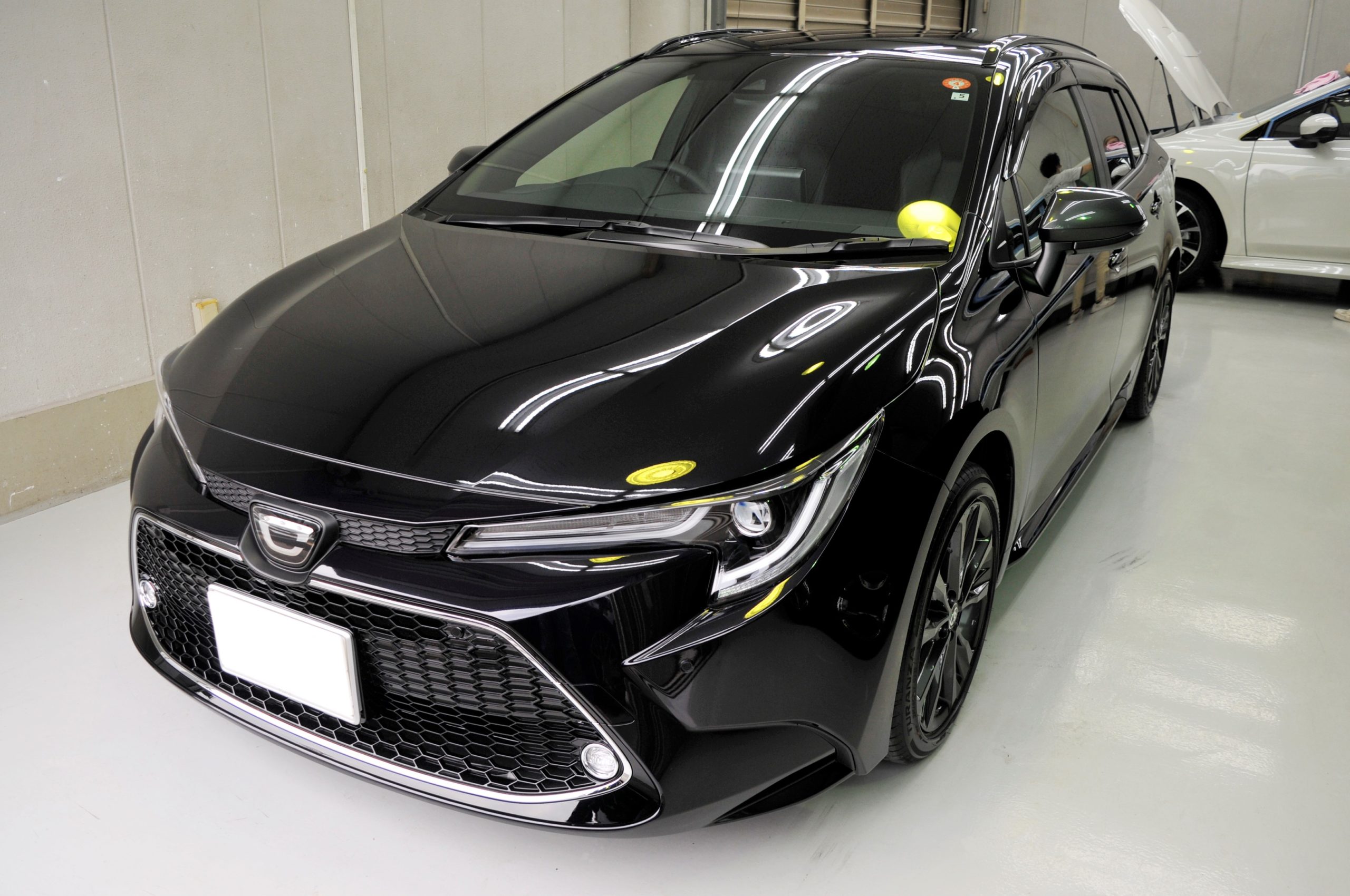 トヨタ カローラ ツーリング カーフィルム施工事例