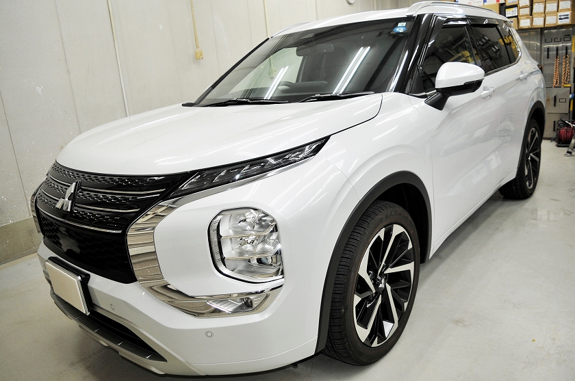 三菱 アウトランダー カーフィルム施工事例