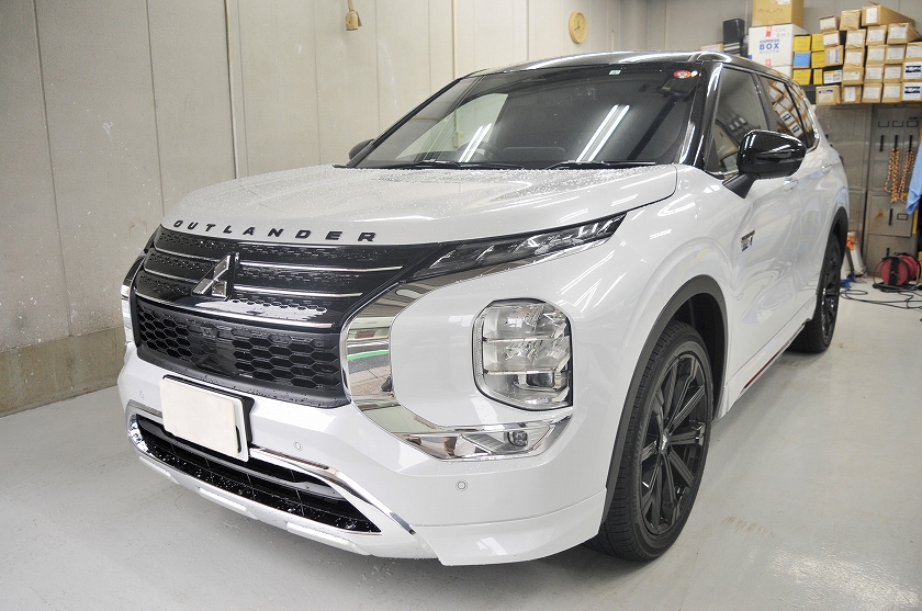 三菱 アウトランダー カーフィルム施工例
