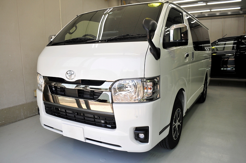 トヨタ ハイエース　カーフィルム 施工例