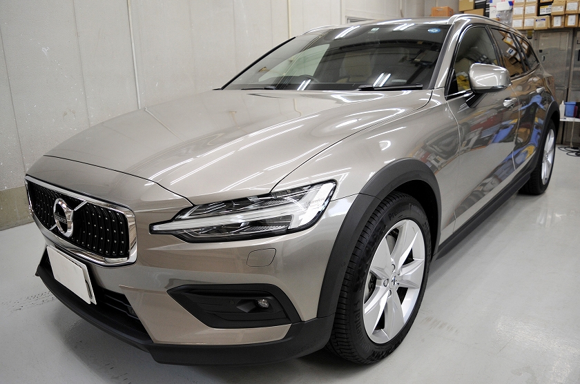 ボルボ V60 クロスカントリー　カーフィルム 施工例