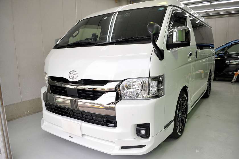 トヨタ ハイエース カーフィルム 施工例