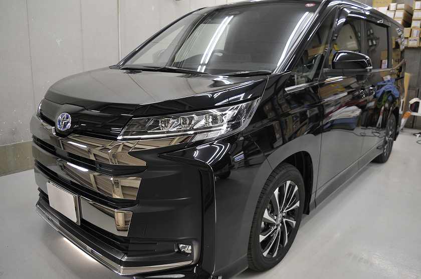 トヨタ ノア カーフィルム 施工事例