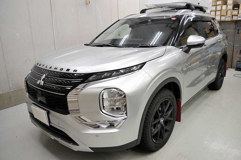 三菱 アウトランダー　カーフィルム 施工事例