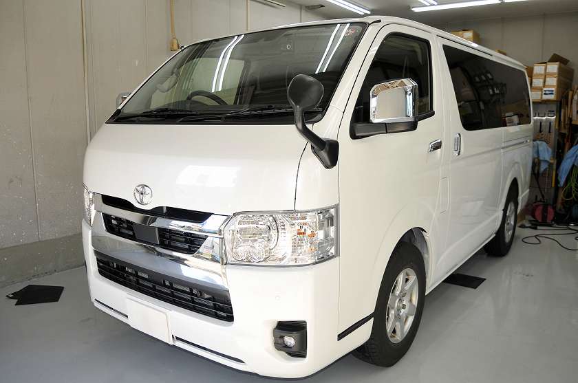 トヨタ ハイエース カーフィルム 施工事例