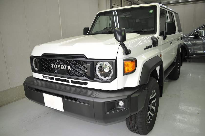 トヨタ ランドクルーザー70 カーフィルム 施工事例