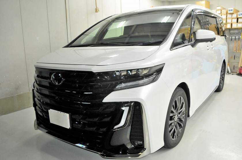 トヨタ ヴェルファイア(40系) カーフィルム 施工事例